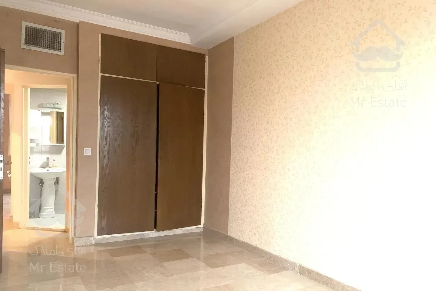 فرساد شرقی ۱۳۵ متر فول رهن کامل دو پارکینگ سندی