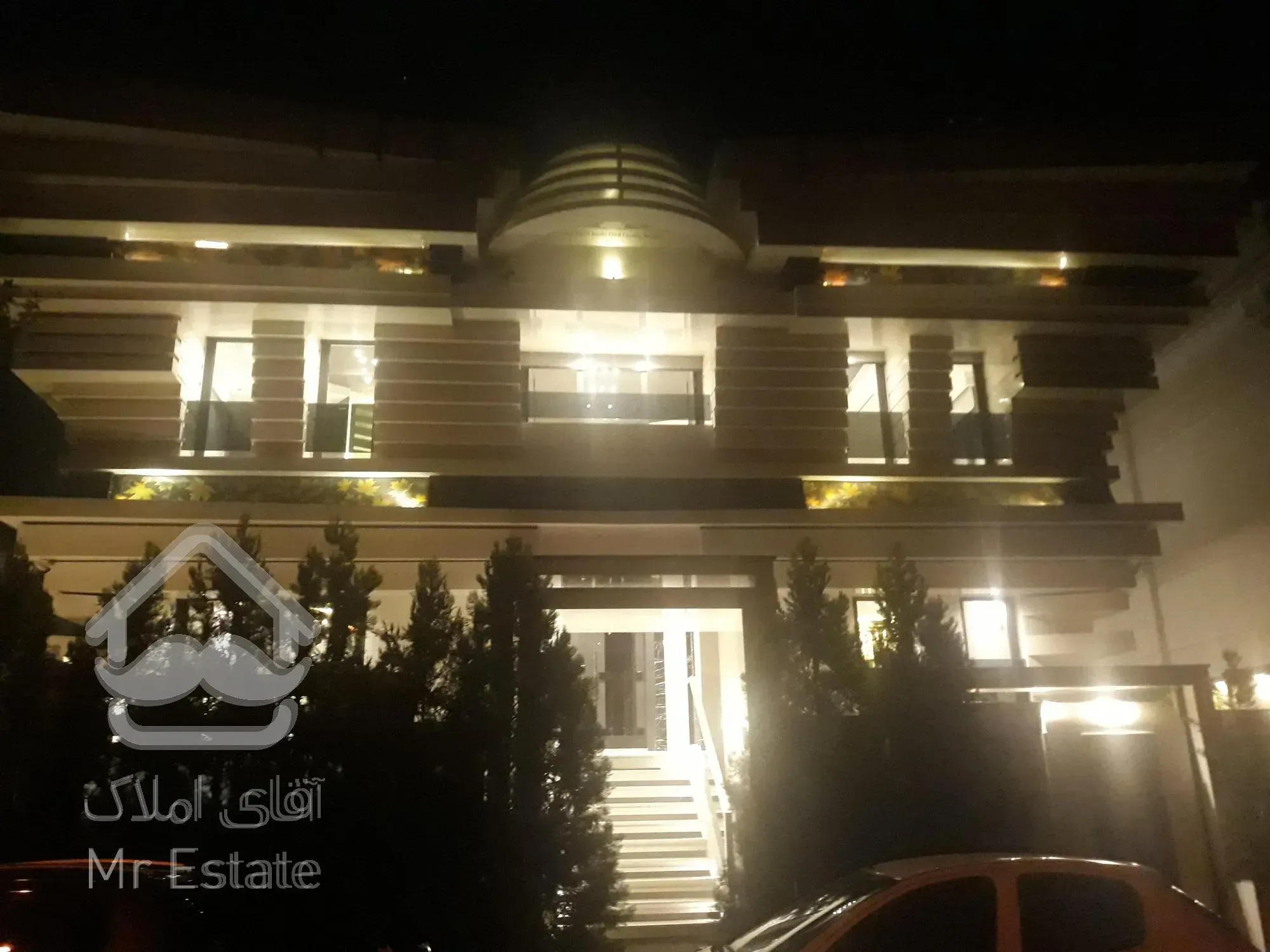 فروش ویلای مدرن تریبلکس سوپر لاکچری و خاص  شهرک غرب