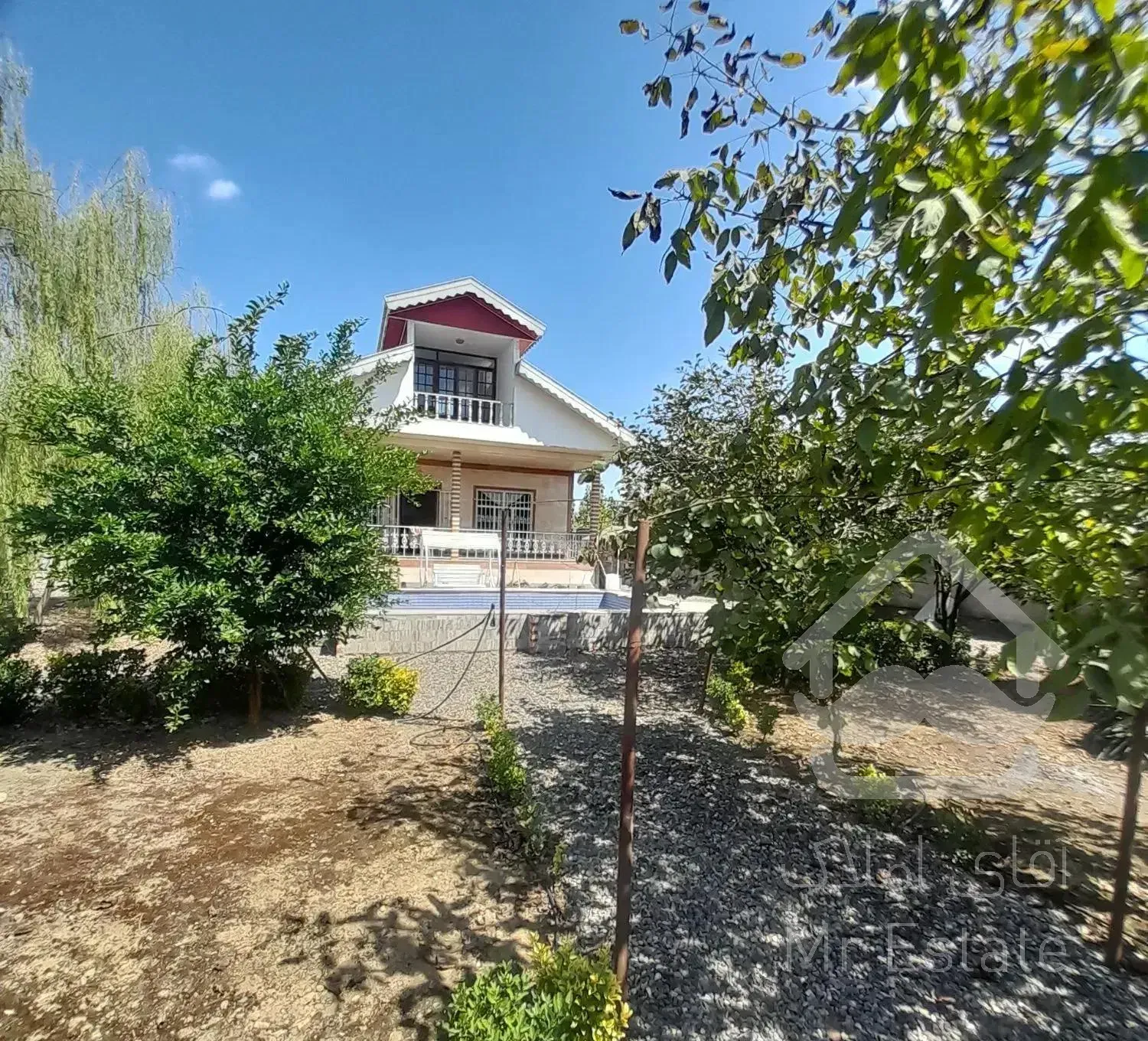 ویلای ۱۱۰۰ متری نزدیک شهر سند تک برگ