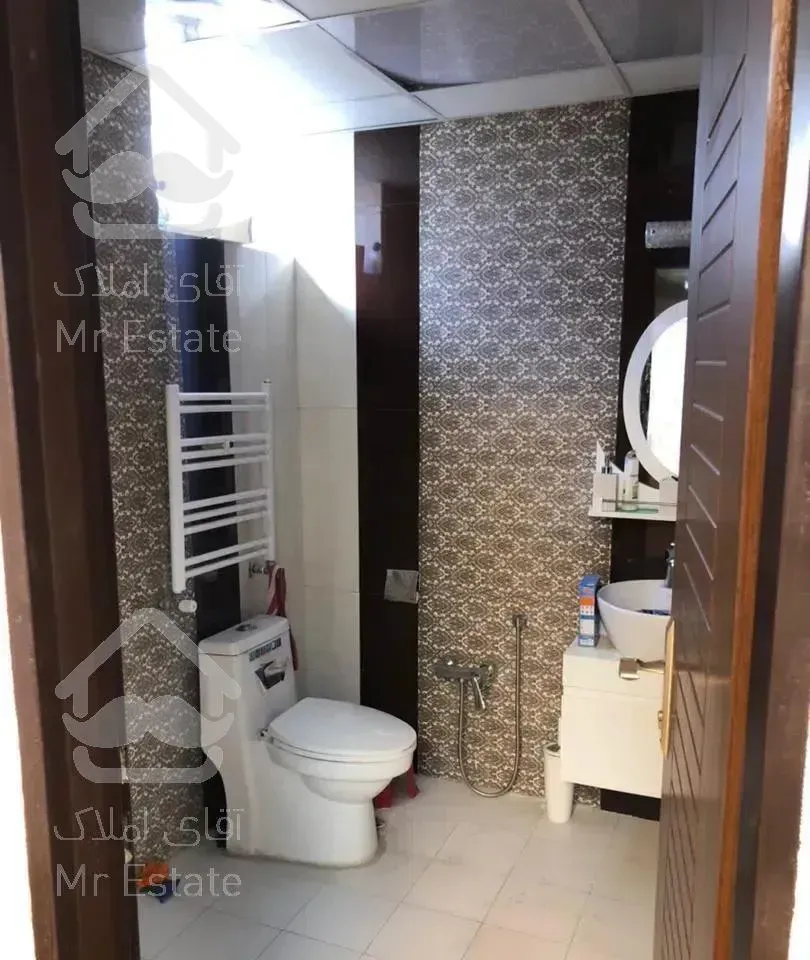 ۱۳۰ متر ونک/۳خواب/موقعیت اداری/تابلو خور