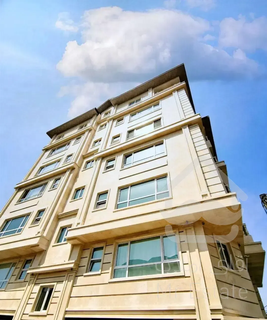 آپارتمان 118متر نوساز شیک لوکیشن خوب