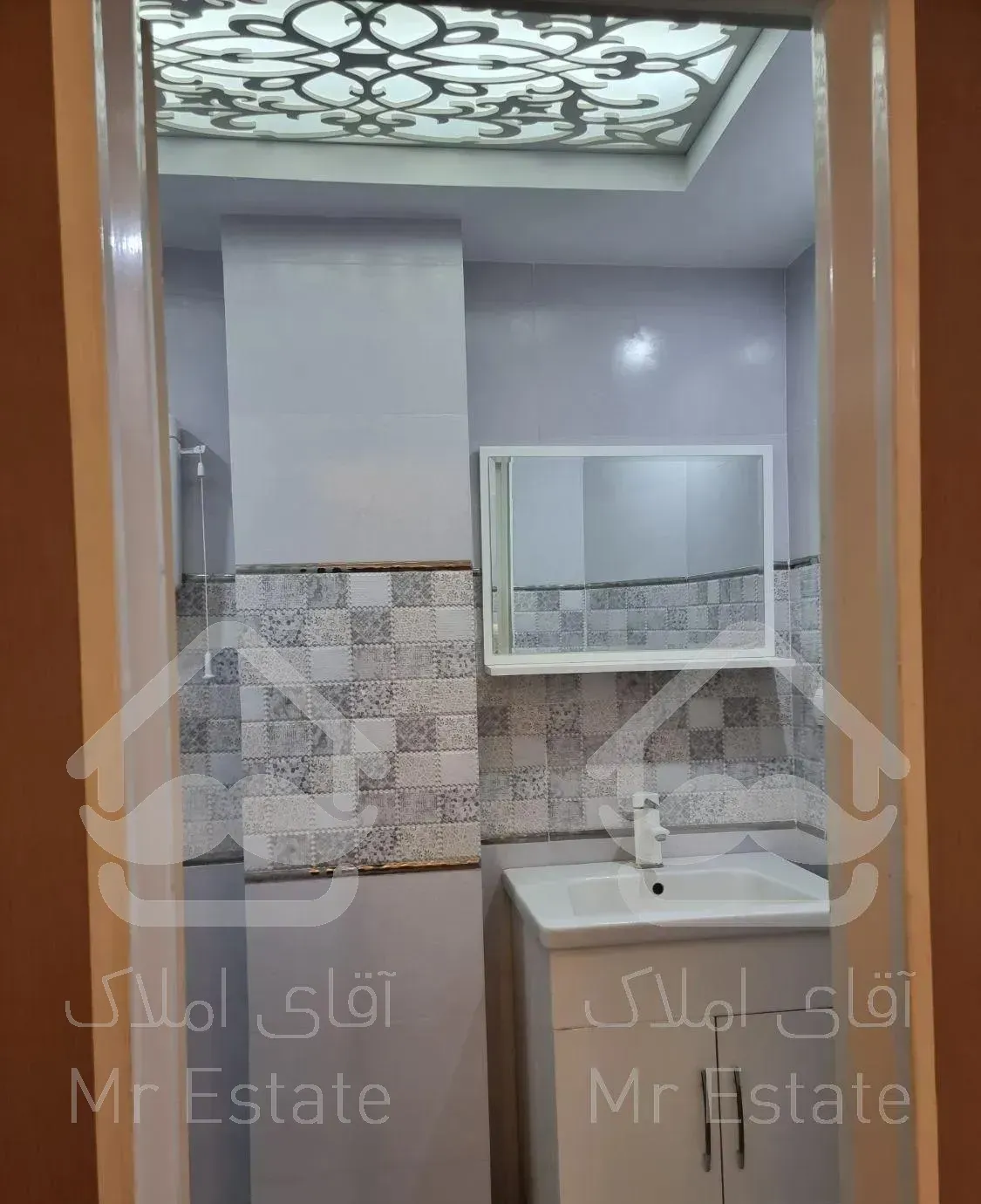 ۱۰۰ متر، ۲خواب، زیبا، سالن بزرگ و نورگیر