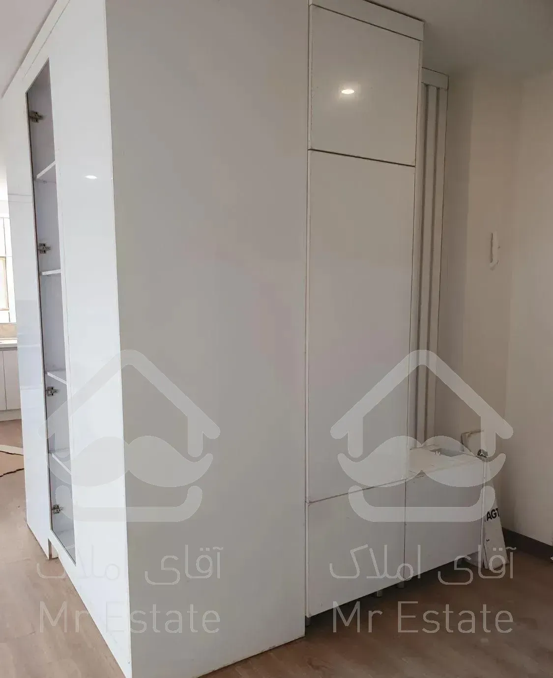 آپارتمان۱۲۳ طبقه۲۲