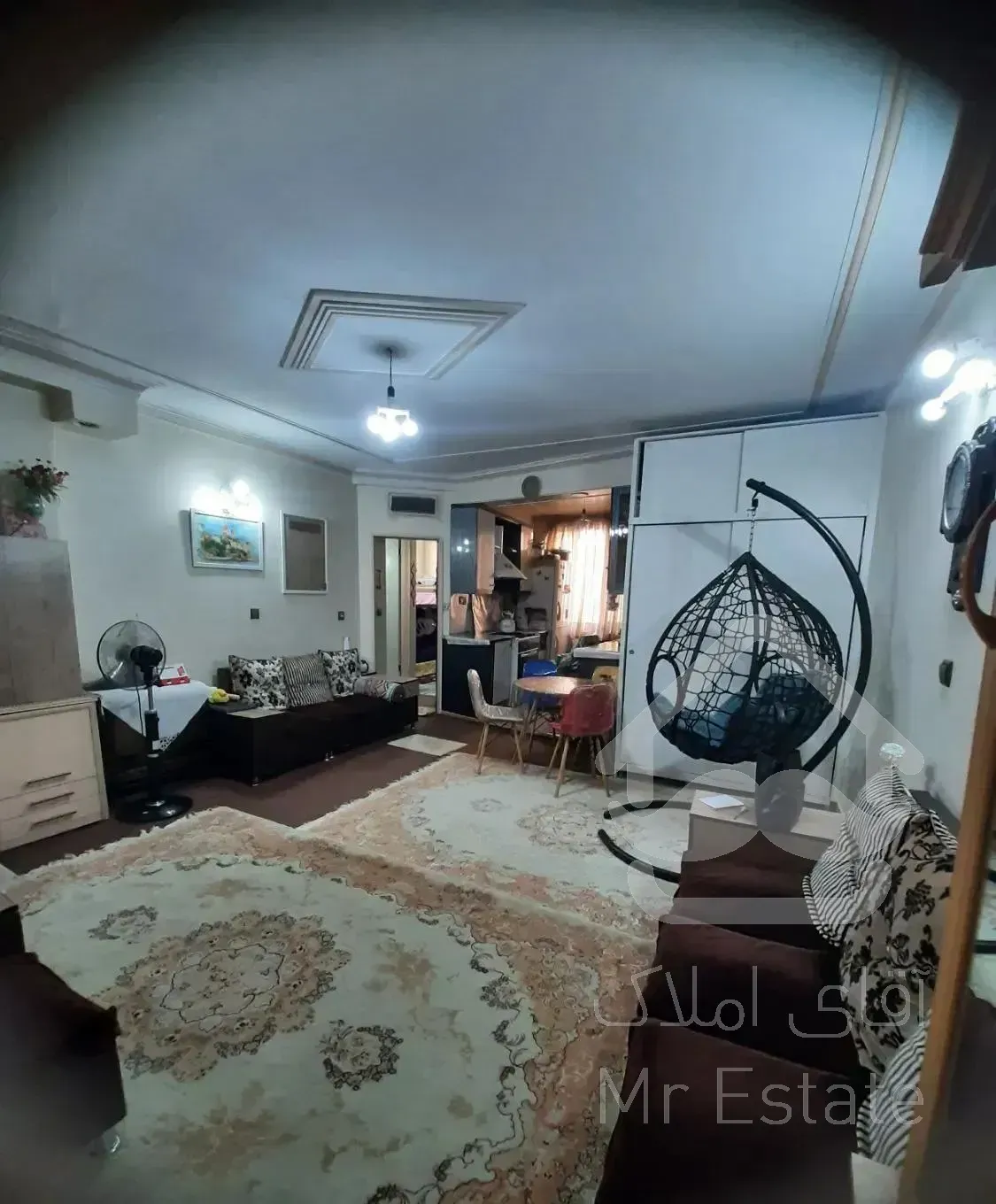 ۴۸ متر آسانسور دار