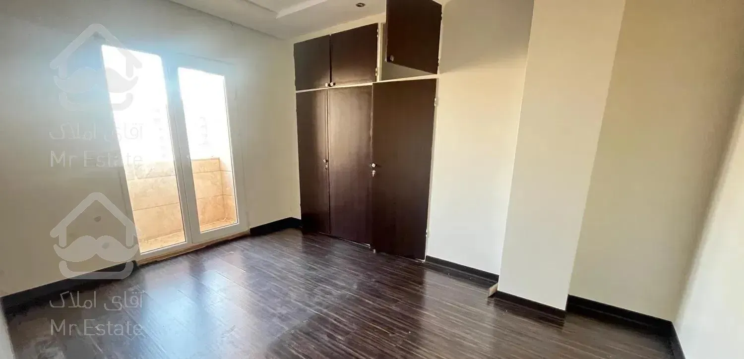 ۱۸۰ متر ۳ خواب دارآباد نوساز