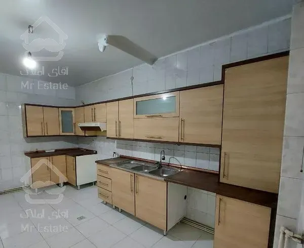 گیشا ۱۶۰ متری نزدیک‌ پارک گفتگو