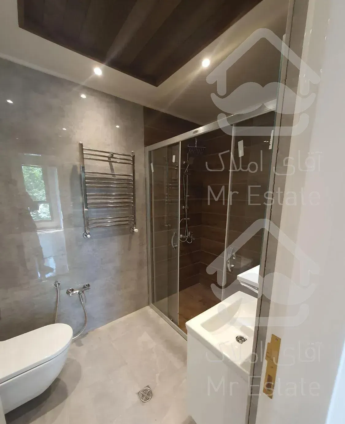 گل سنگ ۳۳۰ متر پنت‌هاوس فول مشاعات