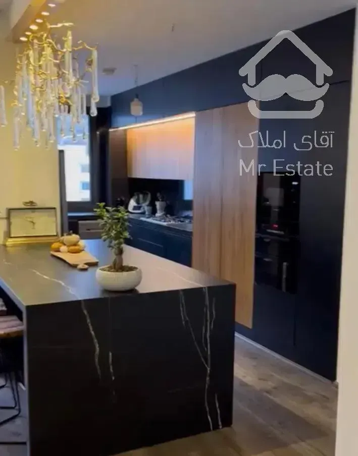 ۱۴۰متر ساسان/۱۵متر تراس گاردن/۳پارکینگ سندی