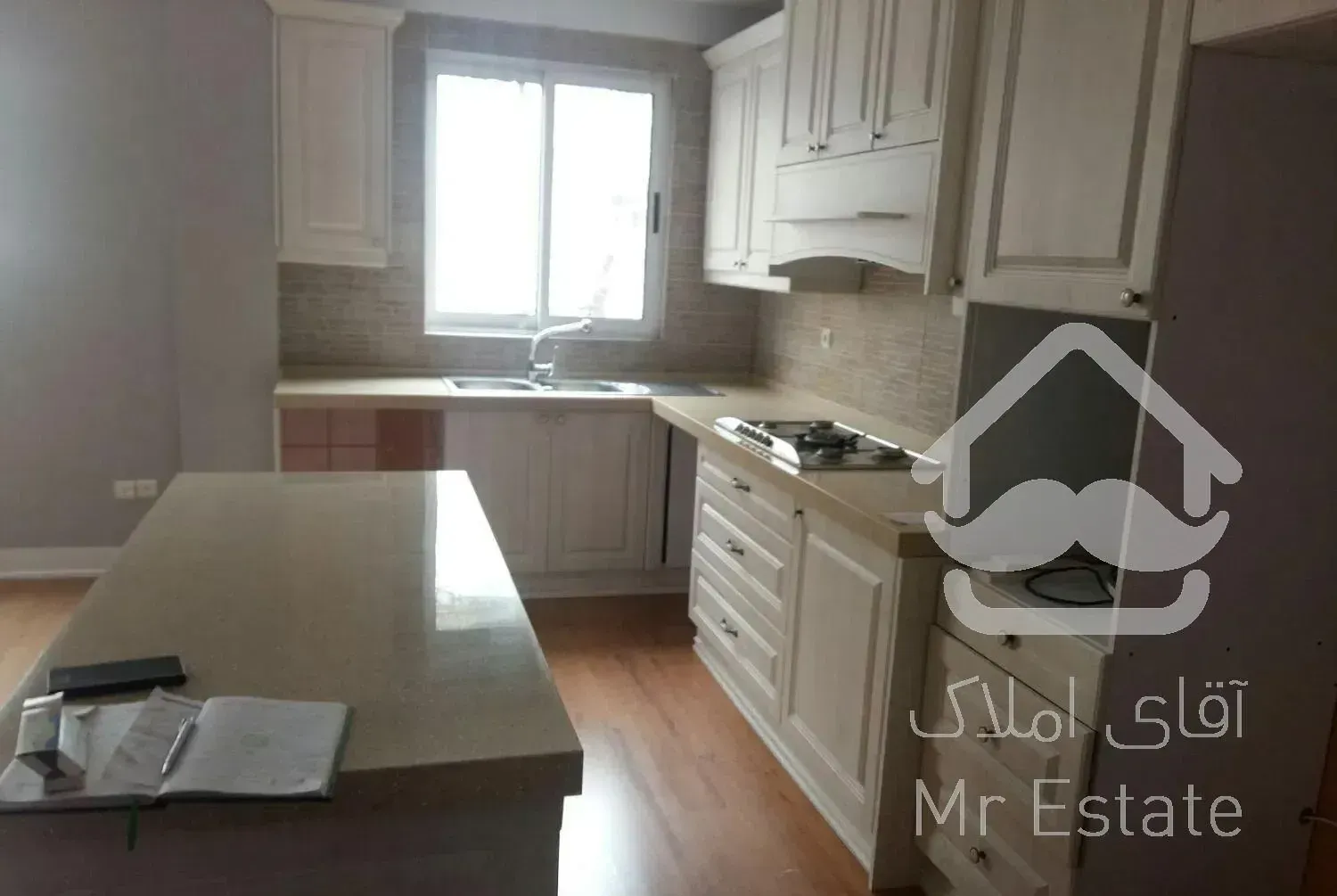 پاسداران 100 متر . قابل تبدیل