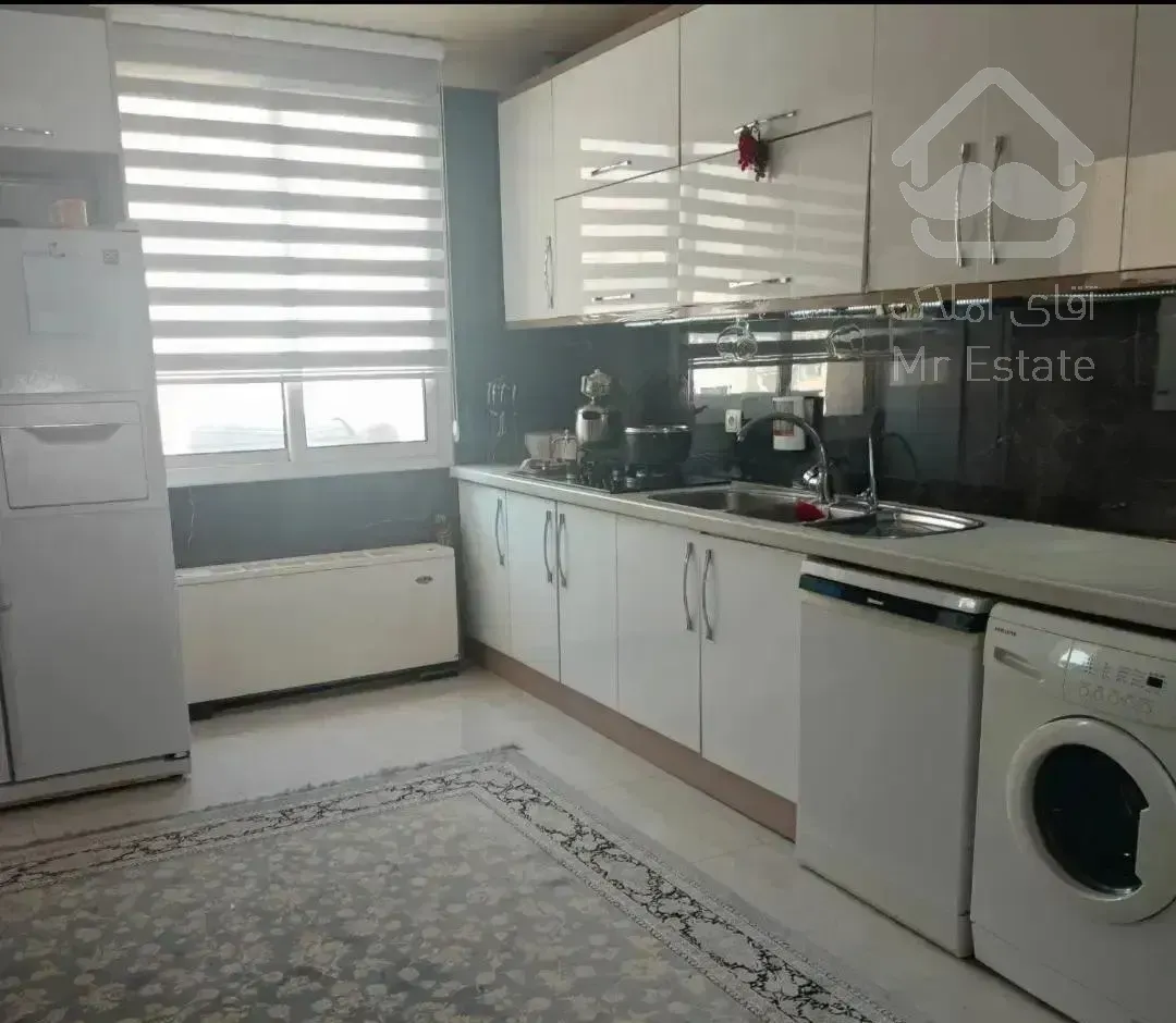 فروش آپارتمان ۱۴۴ متری سه خواب محلاتی