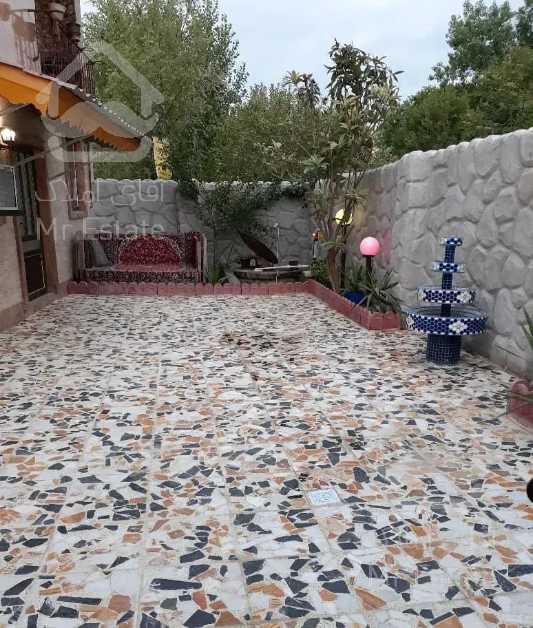 با تمام امکانات رفاهی .حیاط دار وپارکینگ