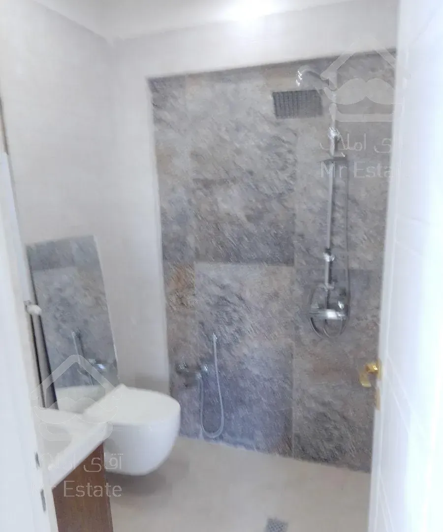 شمال خیابان پاتریس ، آپارتمان دوخواب