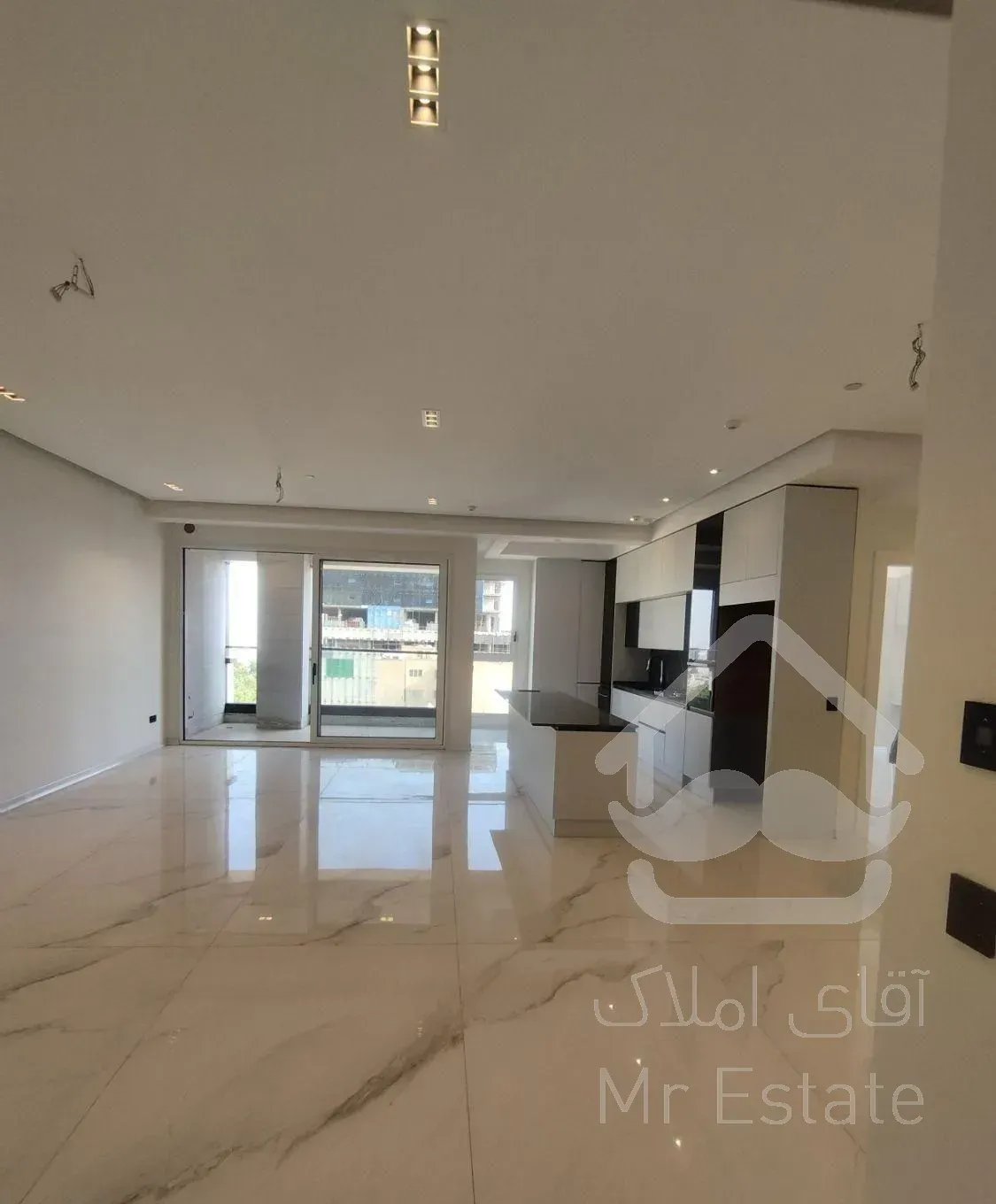 160متر 2خواب//کامرانیه شمالی ثروتی// برج باغ فول