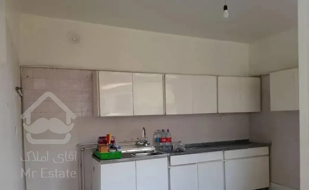 135 متر دو خوابه روبروی سفارت انگلیس خوش نقشه