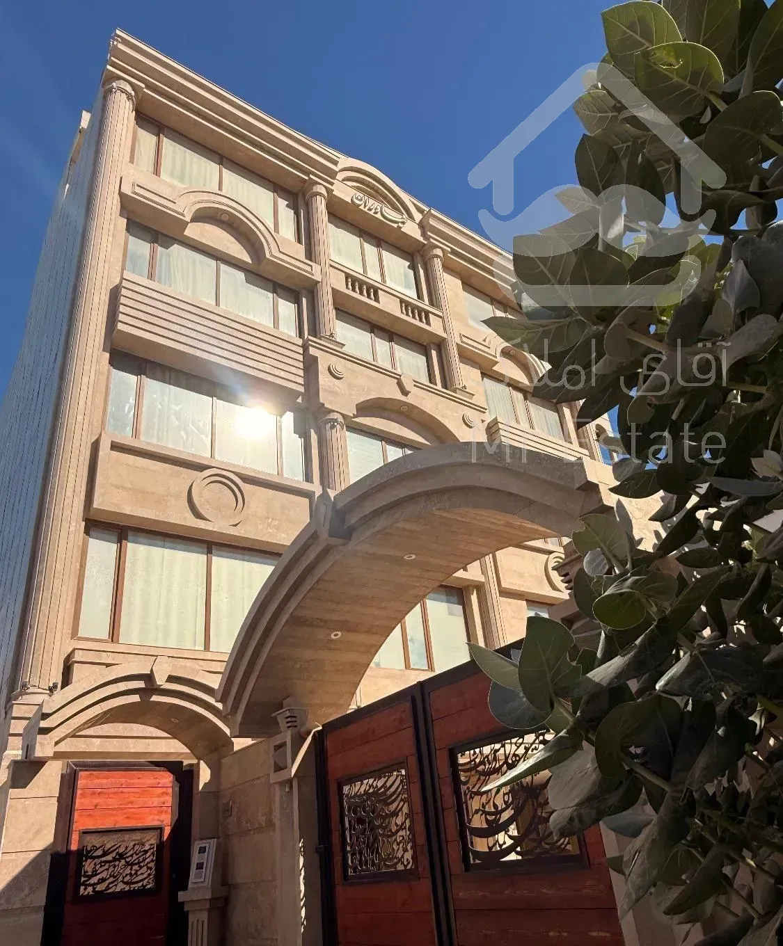 واحد 78 متری خاص در ساختمان برند منطقه