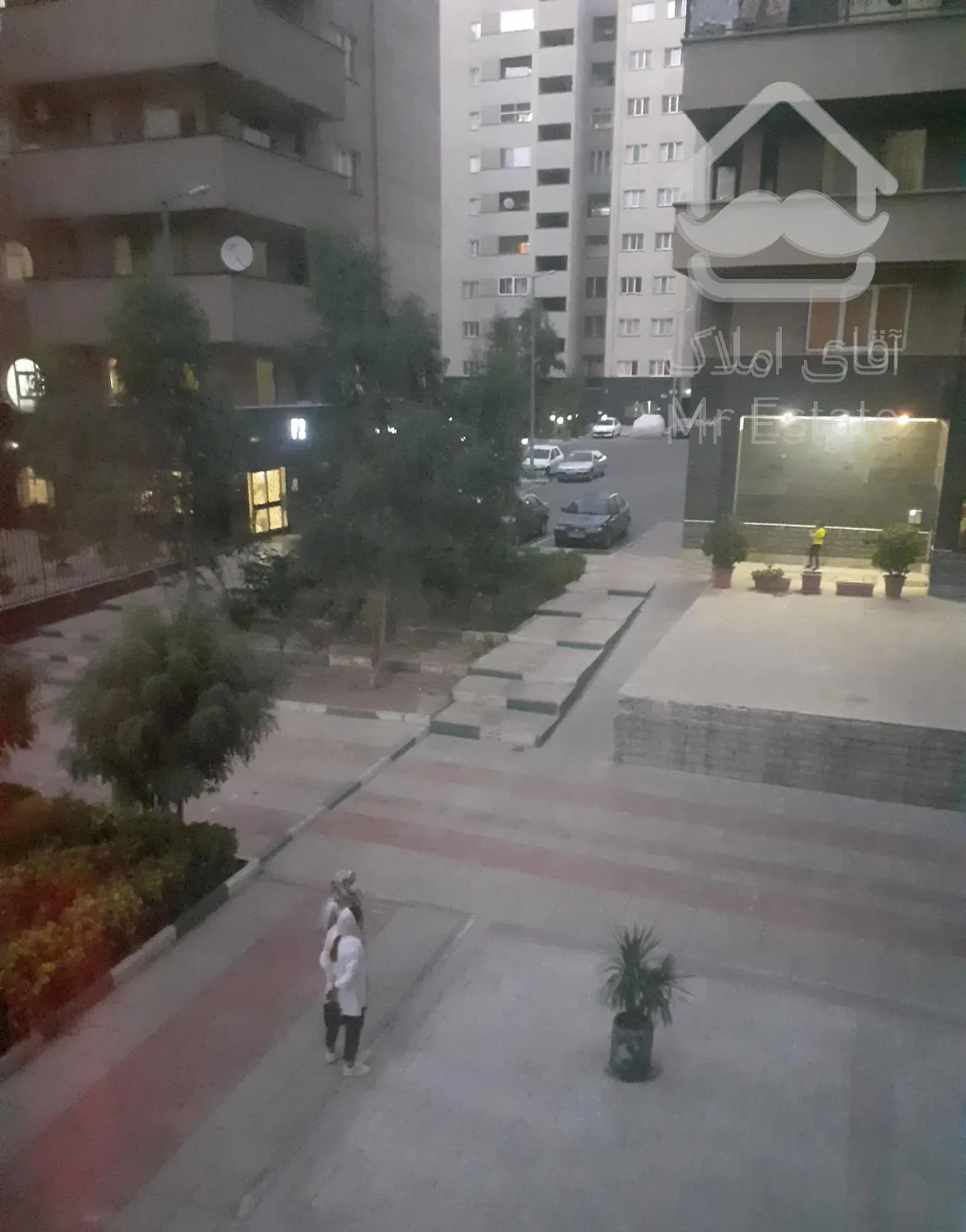 ۱۴۴متر سه خواب غرق نور دریاچه چیتگر شهرک گلستان غربی