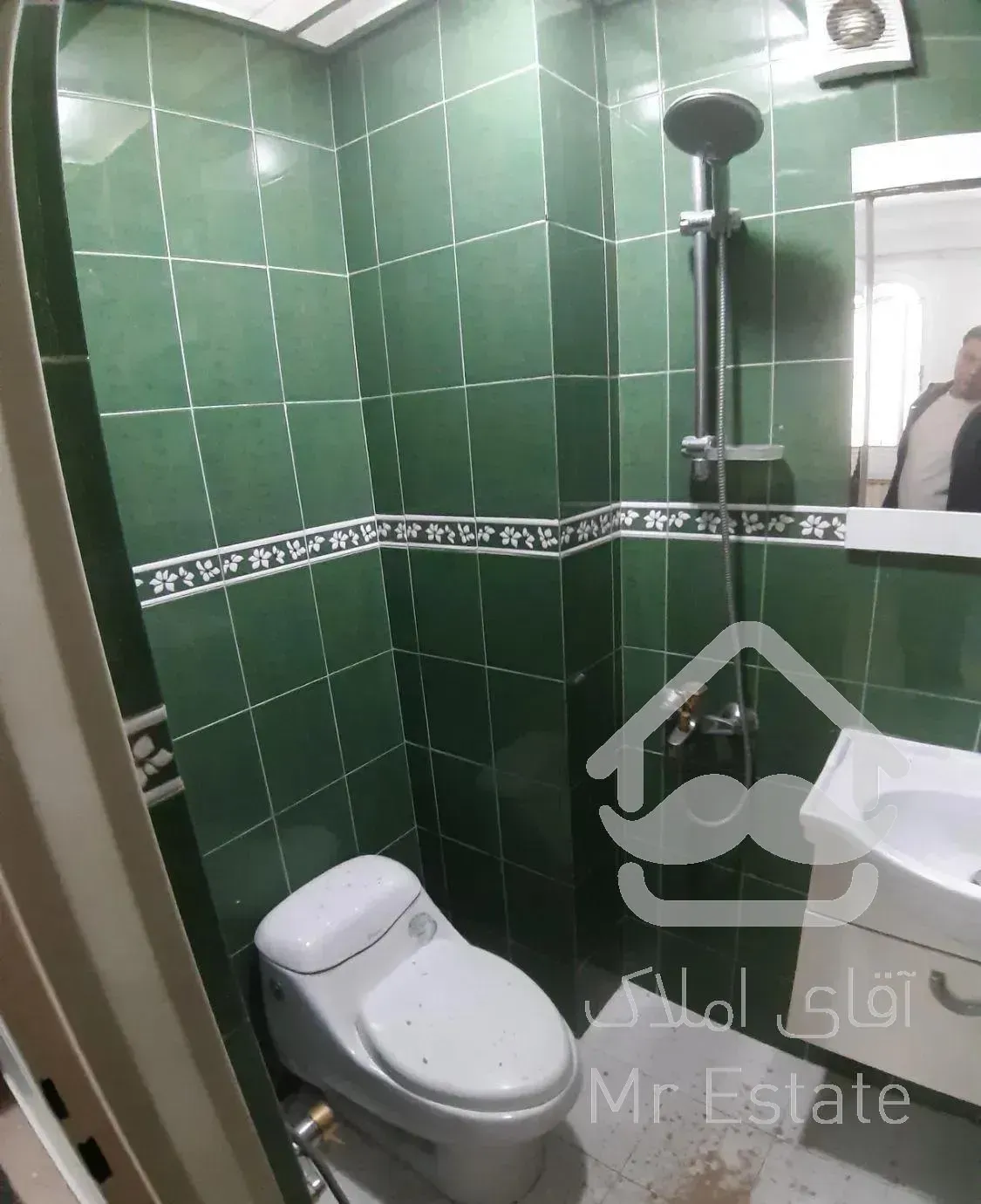 آپارتمان ۱۹۰ متری / تکواحدی / ۲ پارکینگ