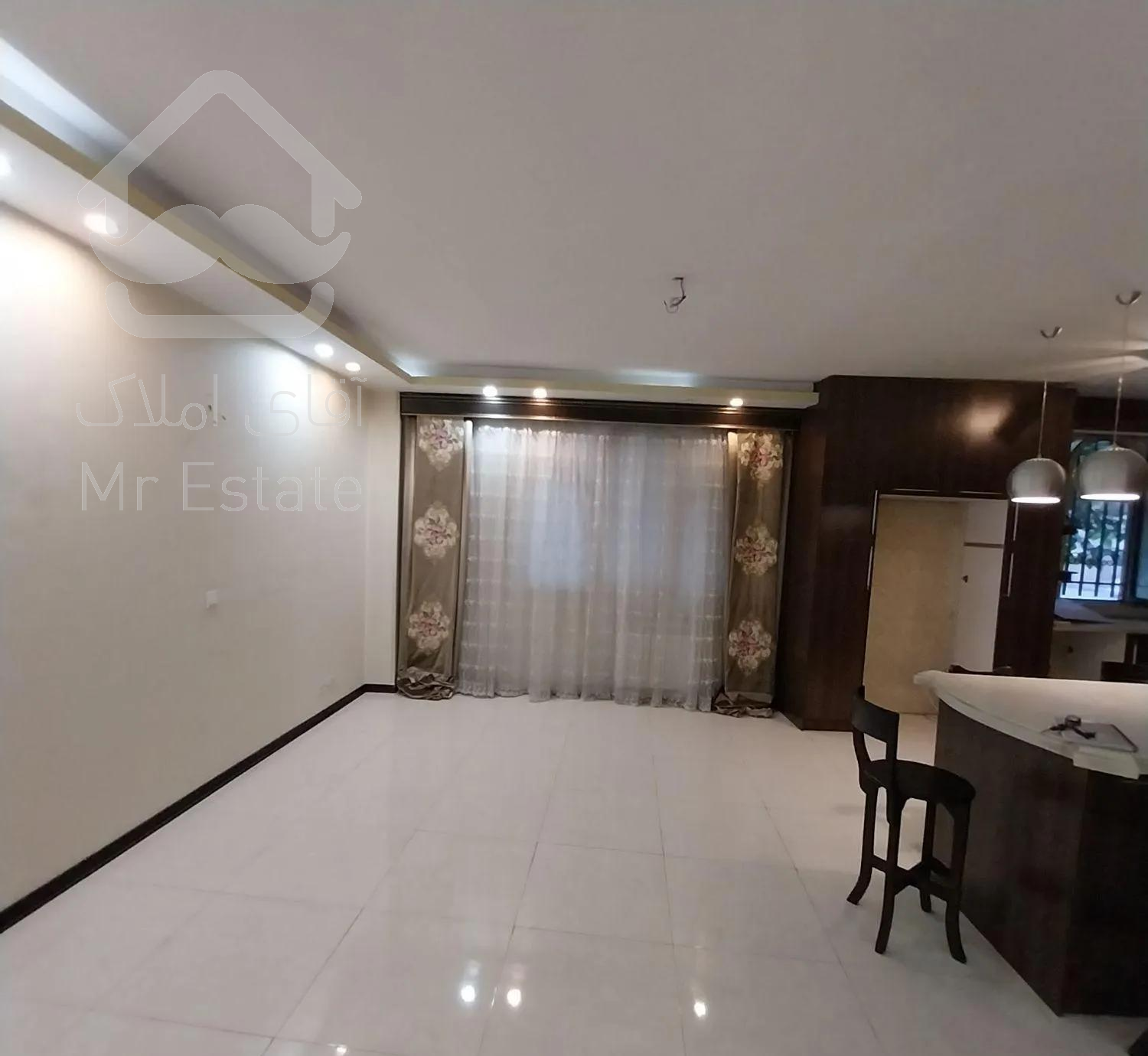 ۱۱۸ متری تاپ لوکیشن *اندرزگو *