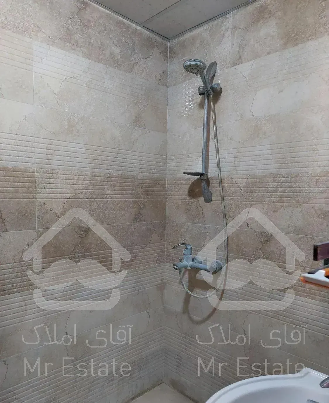 آپارتمان ۱۷۰ متر ۴ خواب تک واحدی