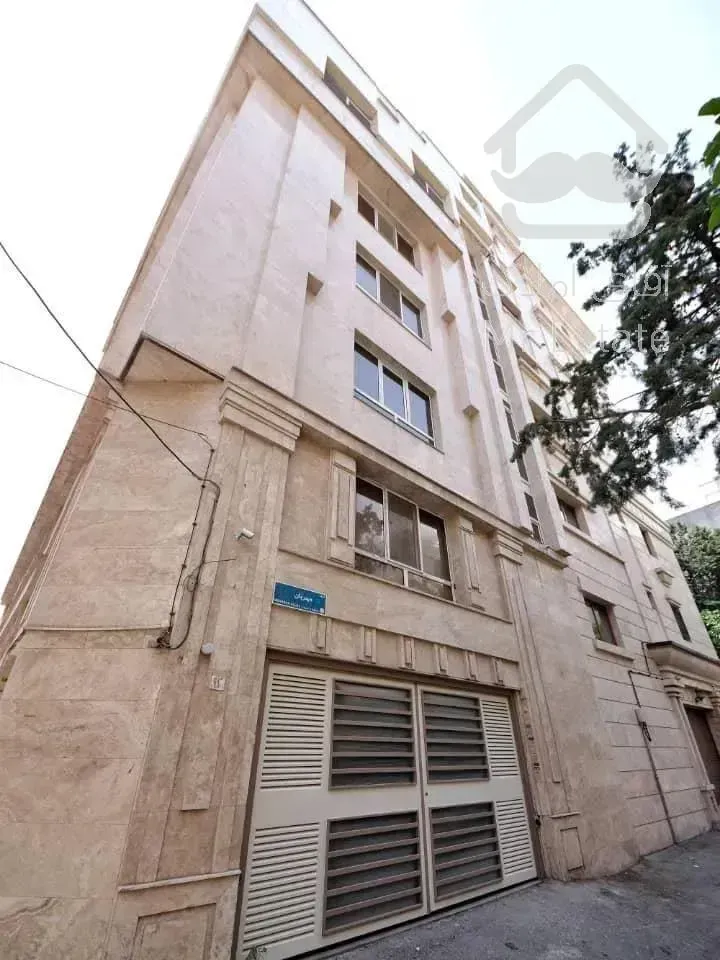 ۱۰۵ متر تک واحدی سه جهت نور