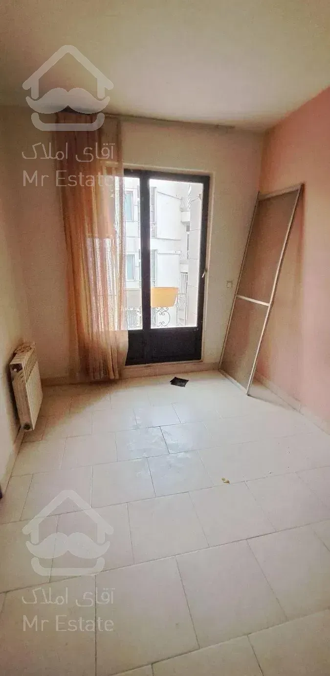 ۶۱ متری دو خواب/فول امکانات/خیابان نادری.فریمان