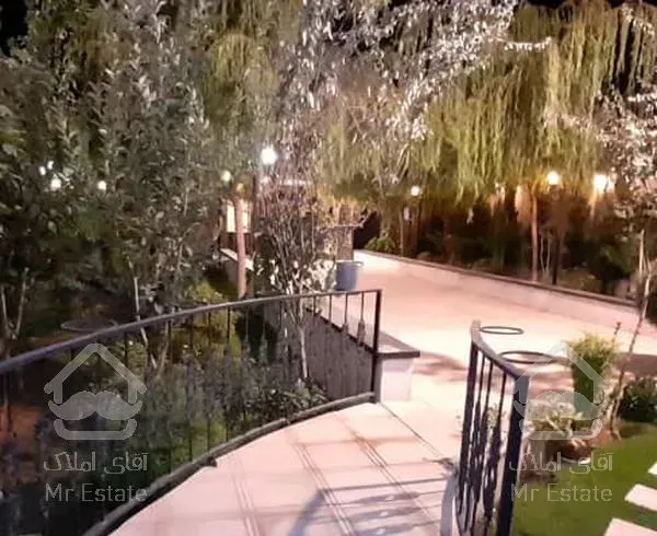 614متر زمین 300 متر ویلا تریبلکس