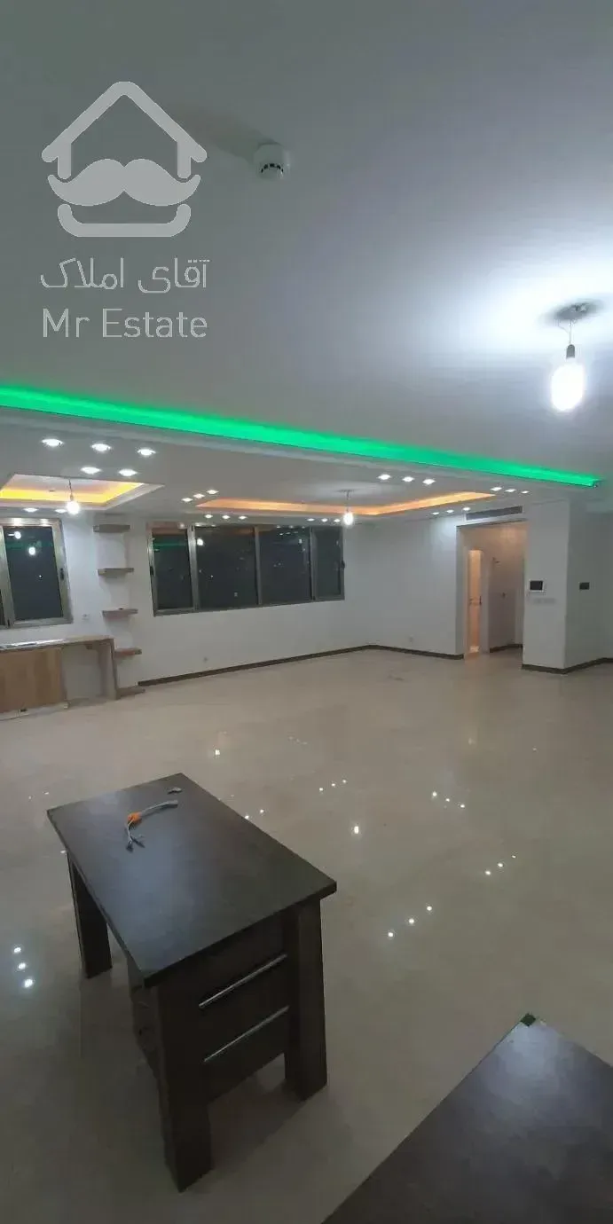 ۱۸۰ متر موقعیت اداری با ۳ اتاق دریاچه خلیج فارس