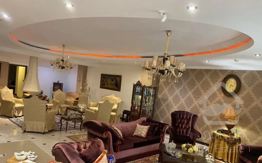 فروش آپارتمان ۲۲۰ متری در نیاوران/ ۲پارکینگ/ فول