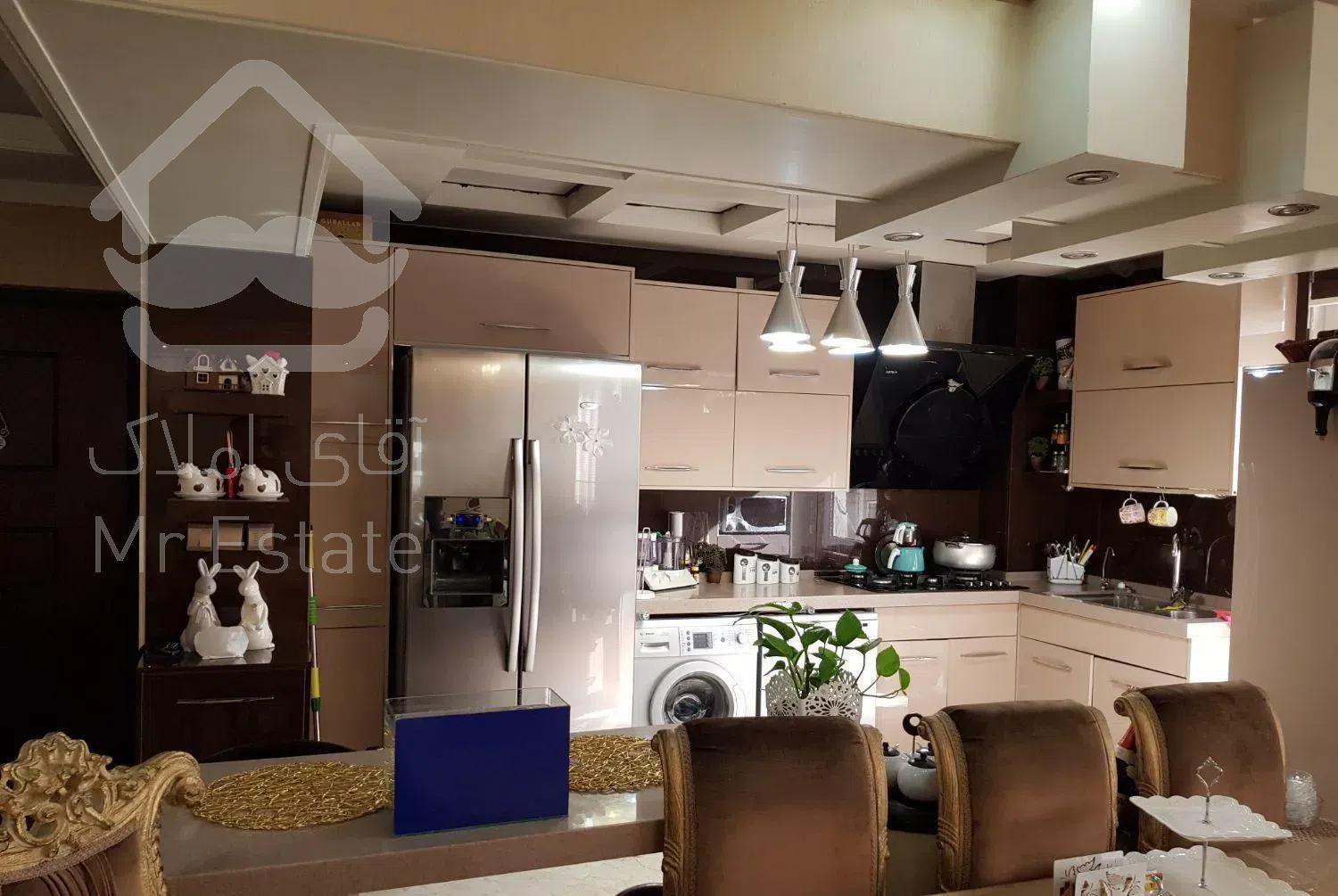 ۹۰ متر ۲ خواب / دو سمت نور گیر/ کم واحد /جنت جنوبی