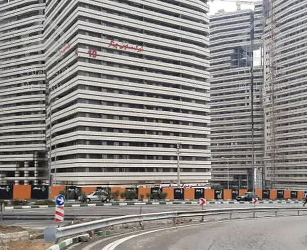 132 متر 2خوابه برج G1 چیتگر کلید نخورده طبقه بالا