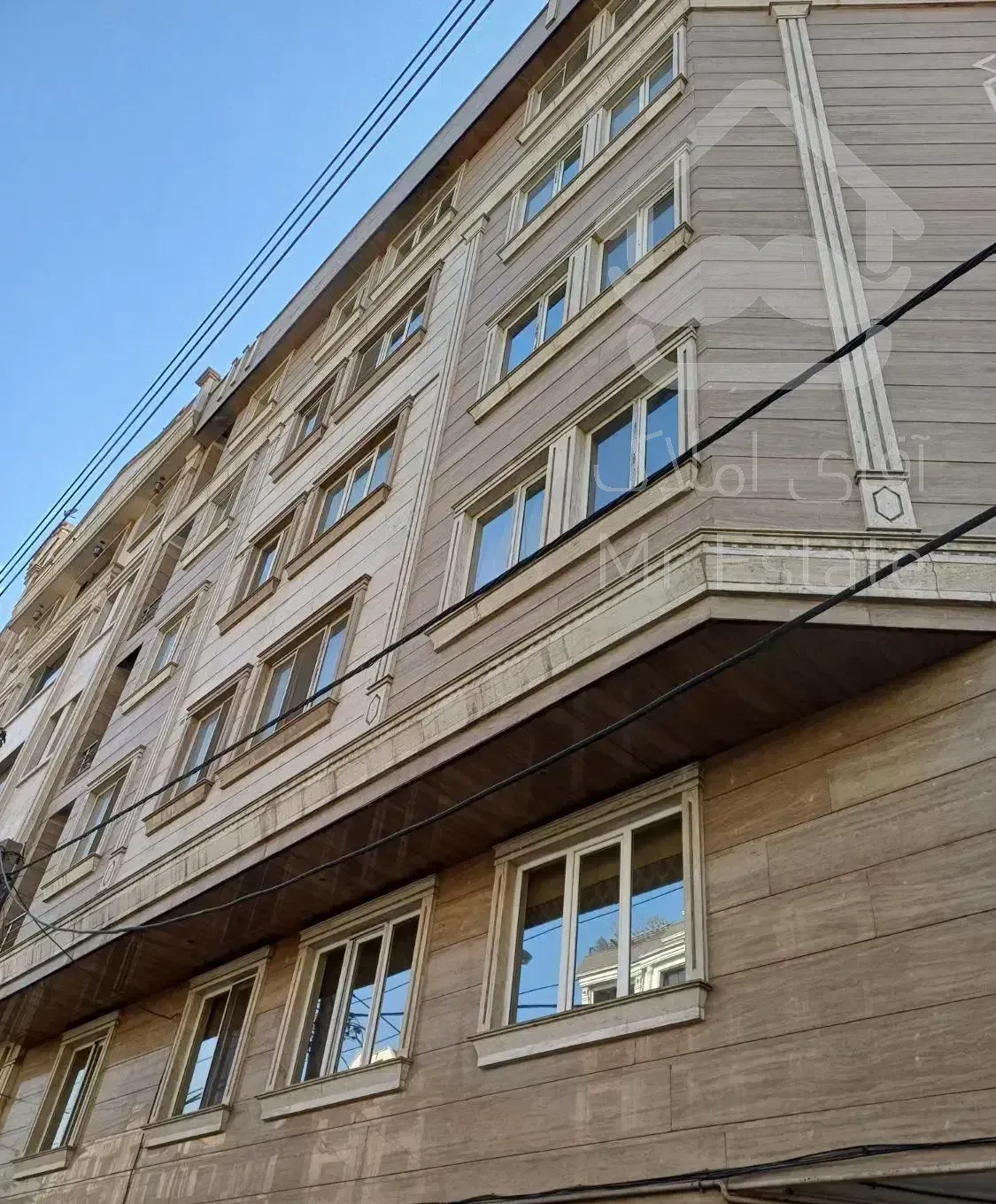 ۷۵ متر طبقه  ۲ خواب چهار باغ غربی