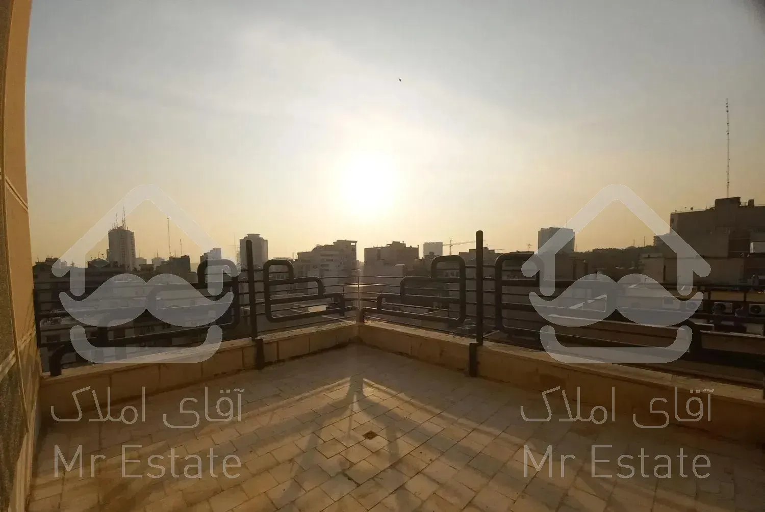 آپارتمان ۱۶۰ متری ولیعصر پارک ملت