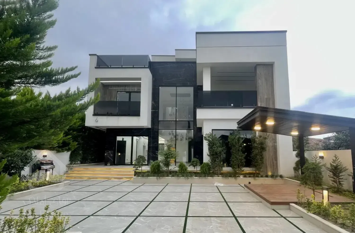 ویلا مدرن 460 متری با آسانسور نوشهر