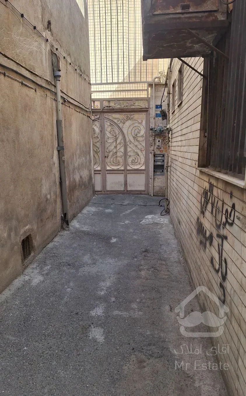 آپارتمان ۹۶ متری  طبقه اول تک واحد ۴ طبقه