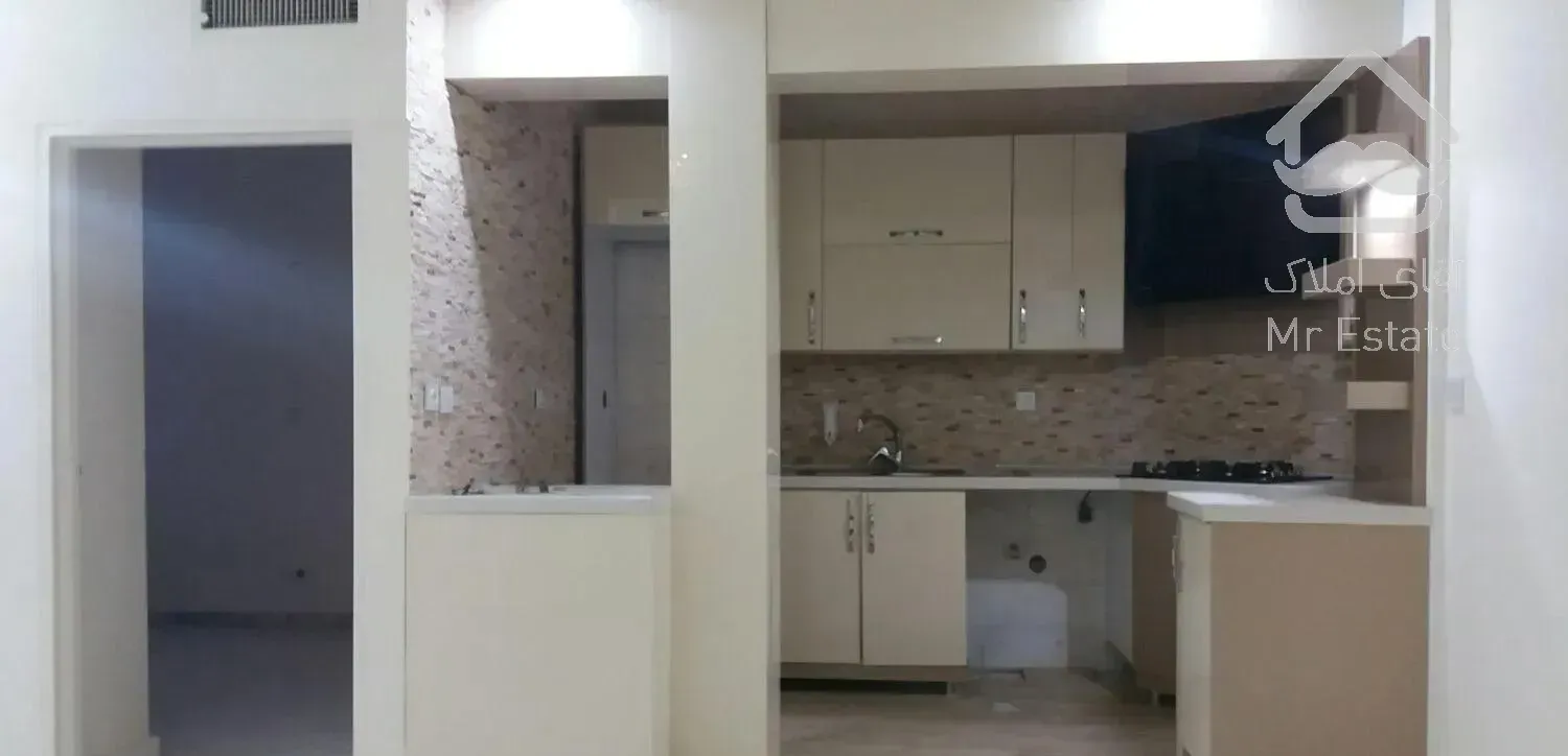 60متر یک خواب//پارکینگ/سند تک برگ شخصی