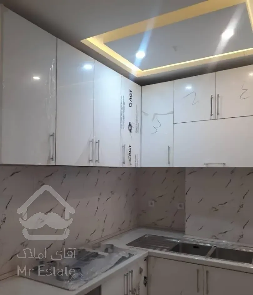 سهروردی.هویزه، ۹۵ متری ۲ خوابه .نور عالی.فروشنده