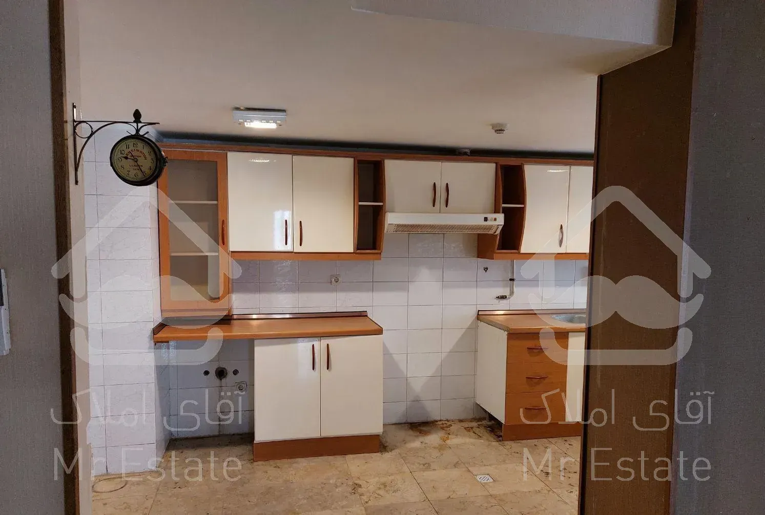 آپارتمان 130 متری 3 خوابه واقع در سعادت آباد،کوی فراز