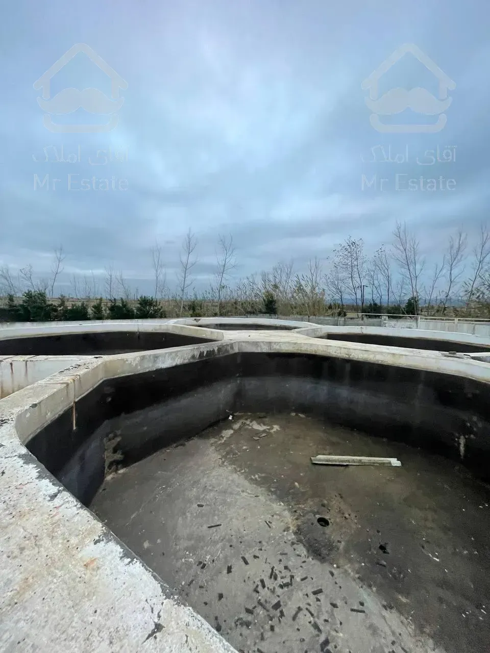 استخرماهی آماده ۲۰۰۰متری باپروانه قابل انتقال ومجوز