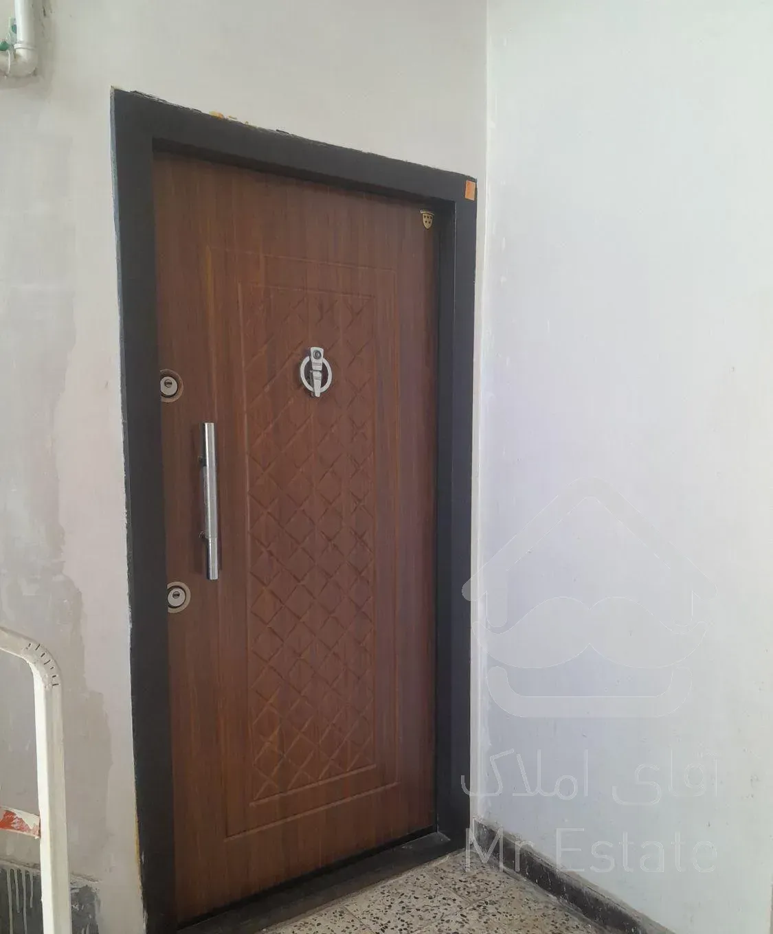 یک واحد تمیز دوخواب سند تک برگ وام دار