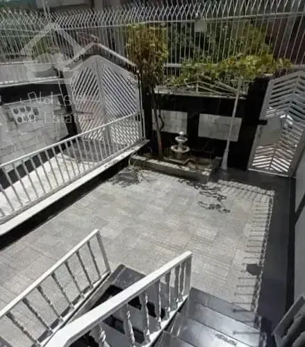 ۹۰ متر طبقه دوم با آسانسور و بالکن