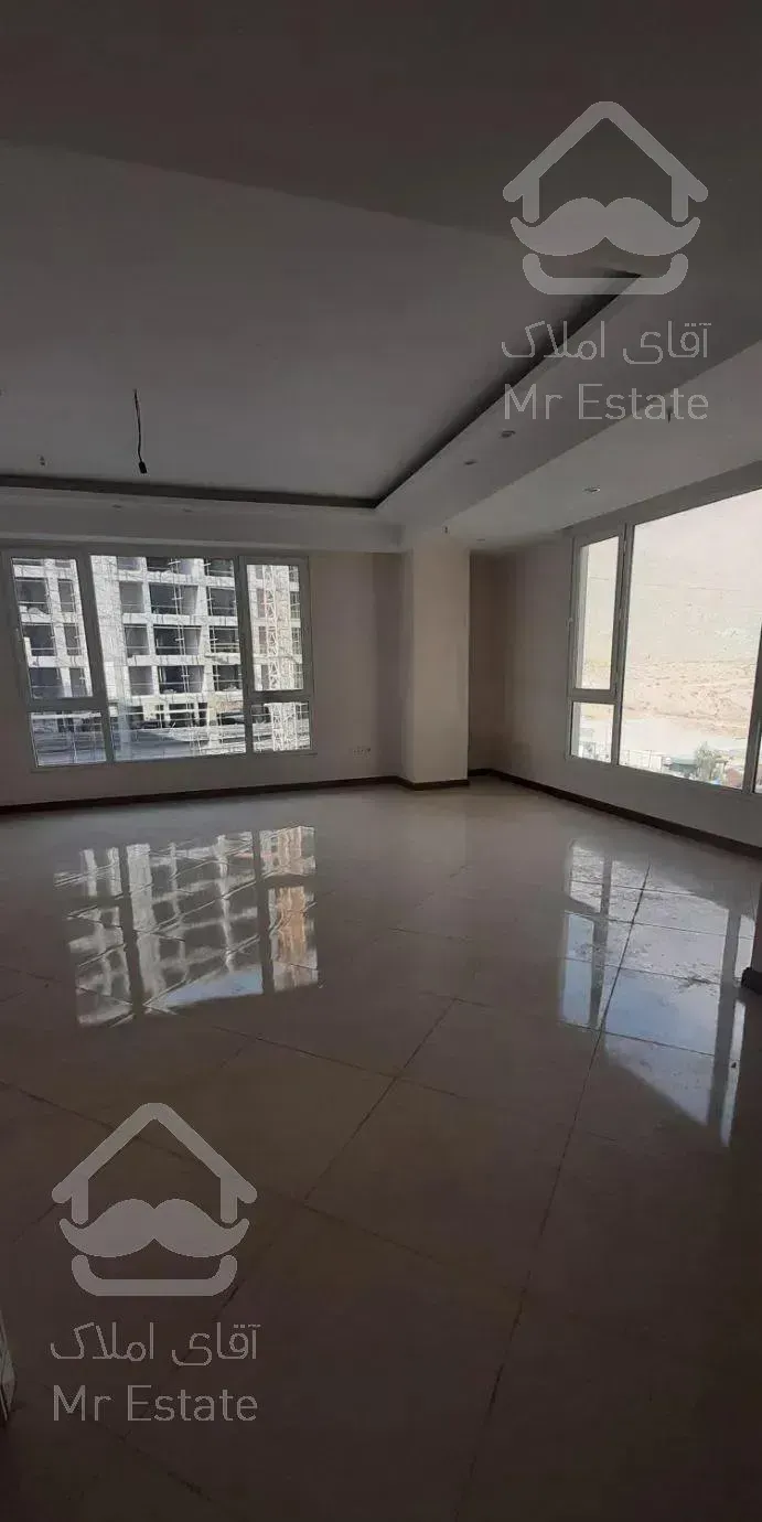 ۱۱۰متر/رونیکاسیمون /ویو مانند کوههای هیمالیا