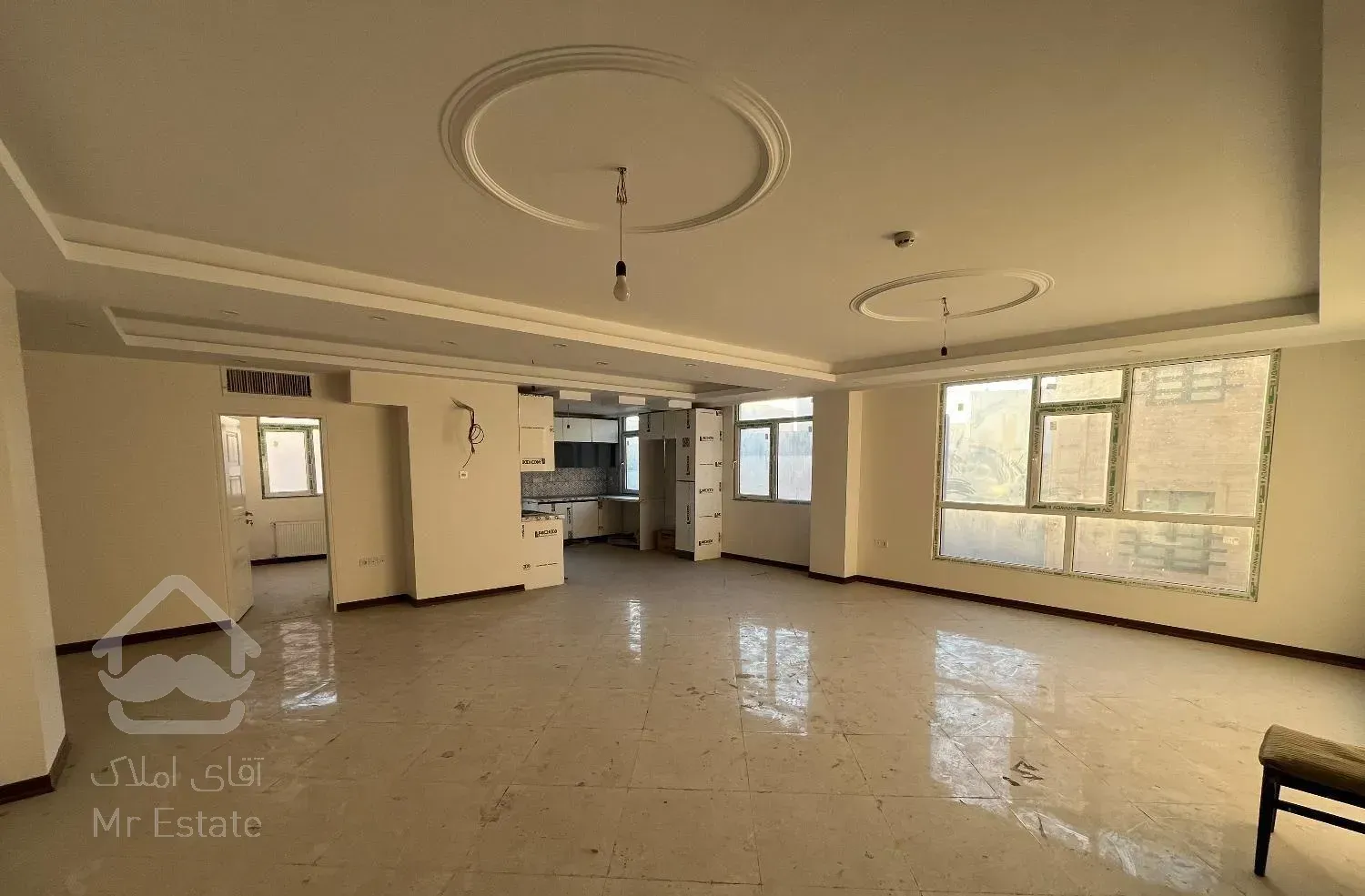 ۱۰۵ متر دوخوابه آسانسور پارکینگ تراس شاپور مختاری