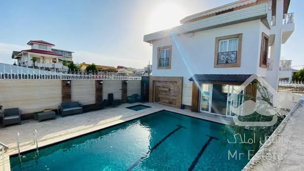 ویلای تریپلکس 3 خوابه ساحلی استخردار فول فرنیش در حاجی بکنده منطقه آزاد