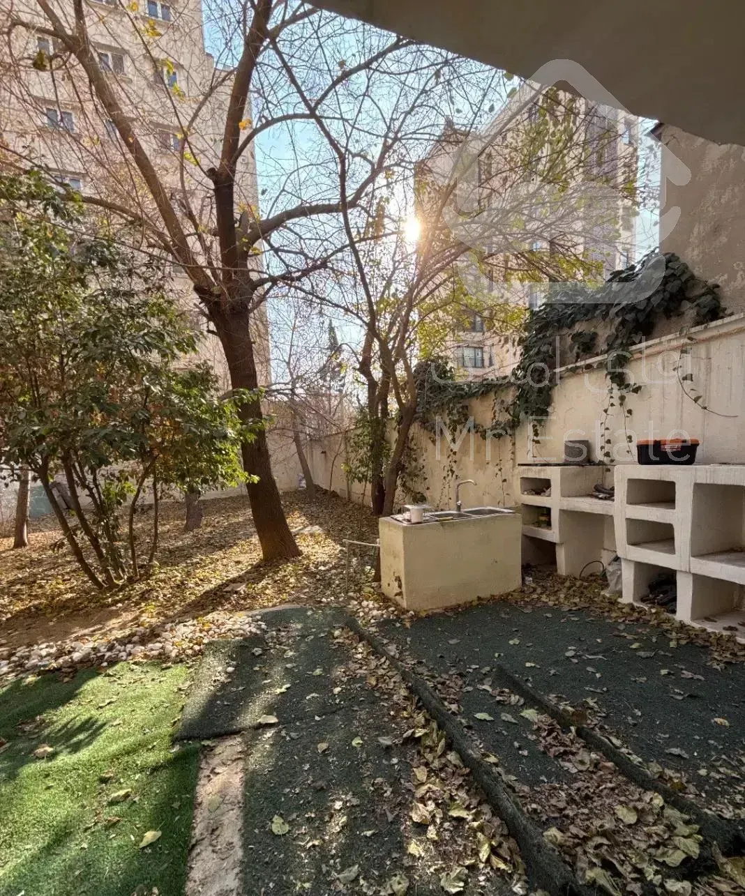 شیخ بهایی ۱۳۲ متر حیاط دار