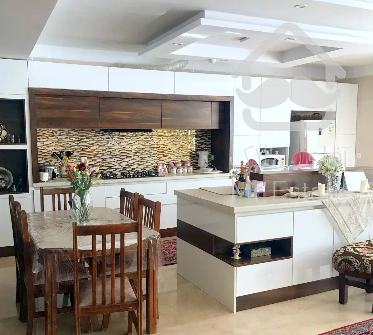 خیابان بهار ، واحد ۱۸۵ متری ٣ خوابه ، نوساز