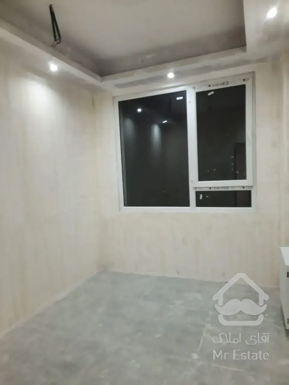 آپارتمان ۱۰۰متری ۳ خواب ، نوساز، فول امکانات، خوش نقش، متریال برند