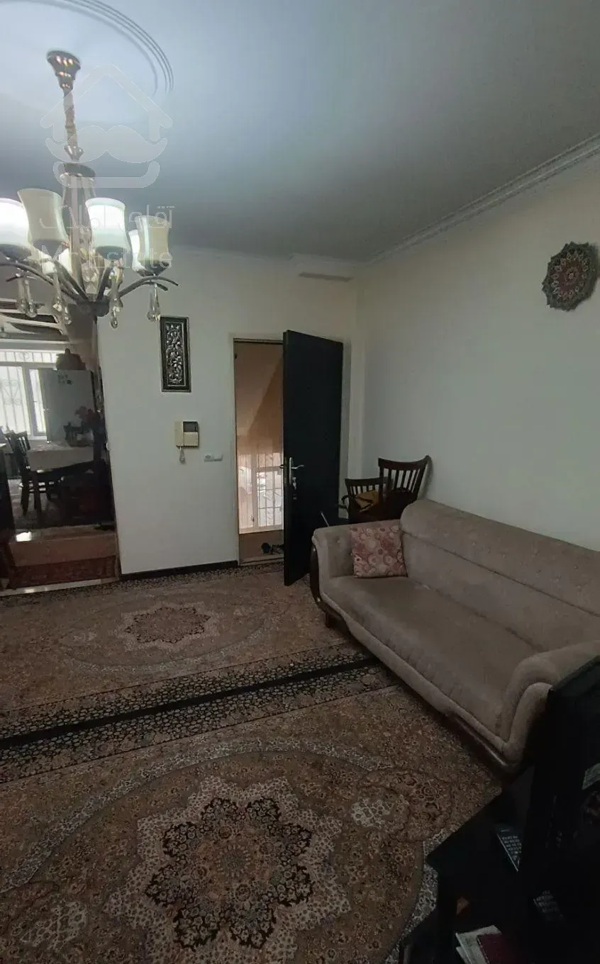 ۵۴متر پلیس خیابان سرباز کوچه بهشتیی با پارکینگ