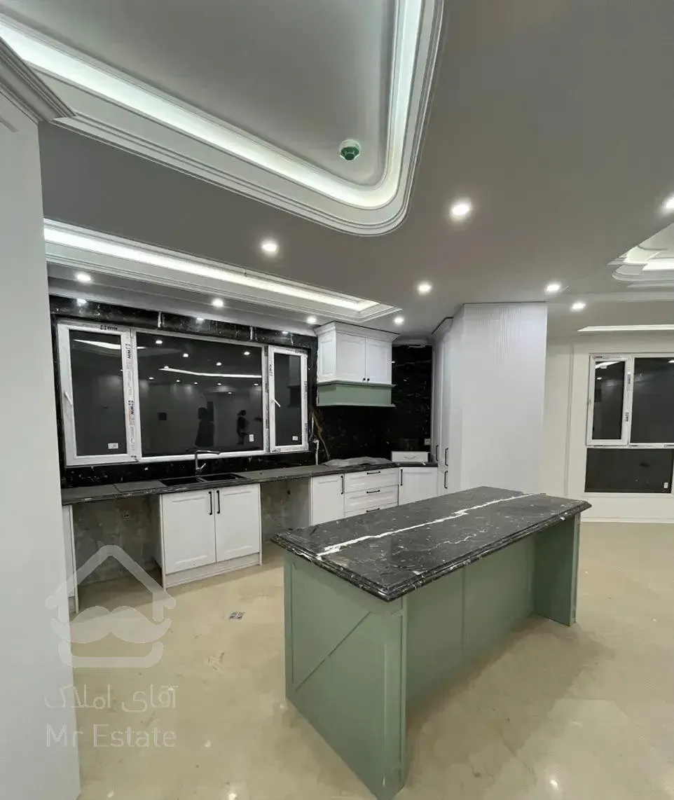 ۱۴۰ متر ۳ خواب / ۳ نبش قاب میدان/ تکواحدی نوساز