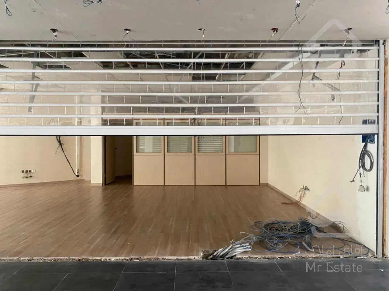 فروش فوری مغازه ۸۰متری در برج تجاری الماس زیر قیمت منطقه بنی هاشم