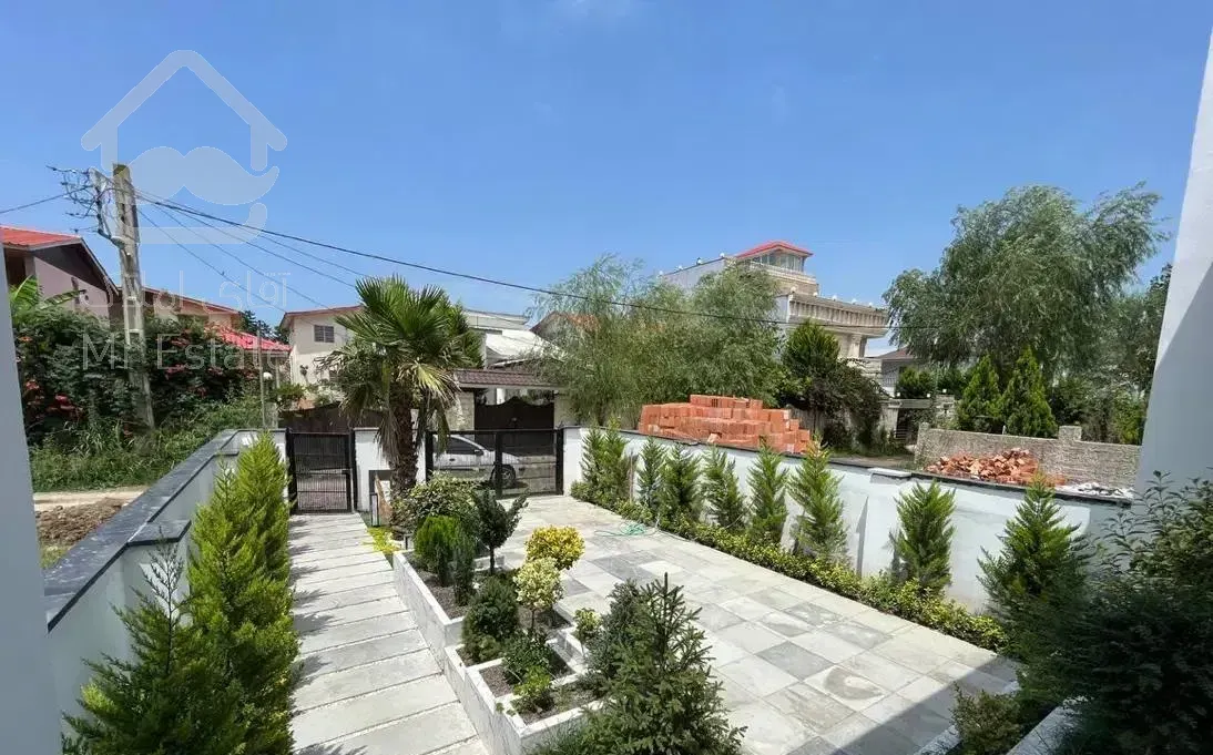 همکف‌مدرن روف دار با ویو جنگل سنددار